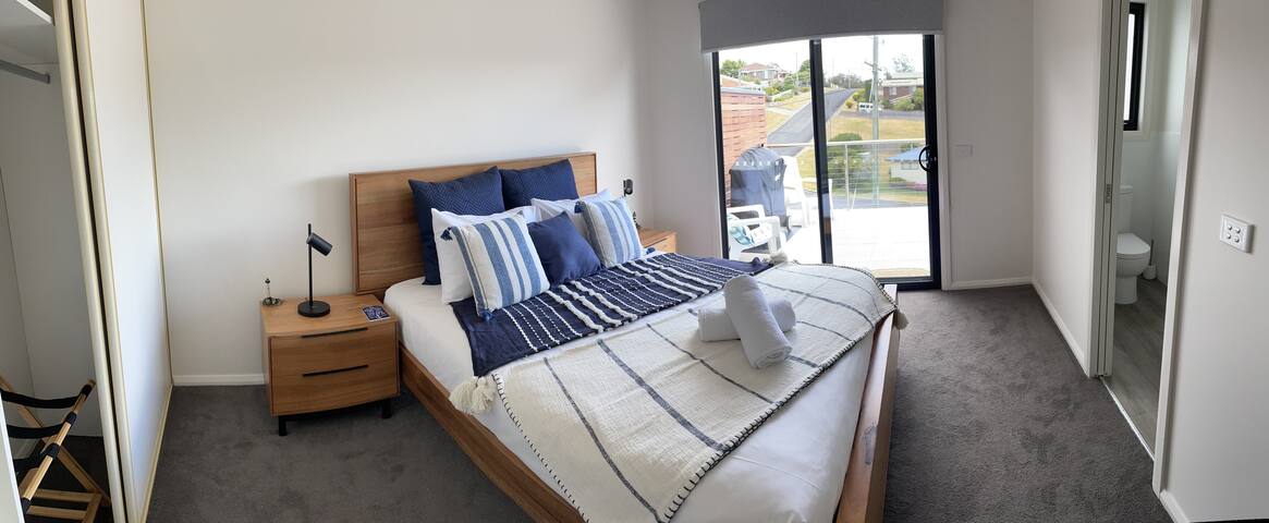 Als Abode – new spacious house with Wifi St Helens gallery image 5