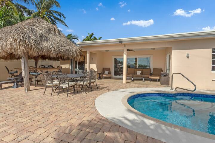 Spacious Luxury Water Front, Pool & Jacuzzi, 5br gallery image 3