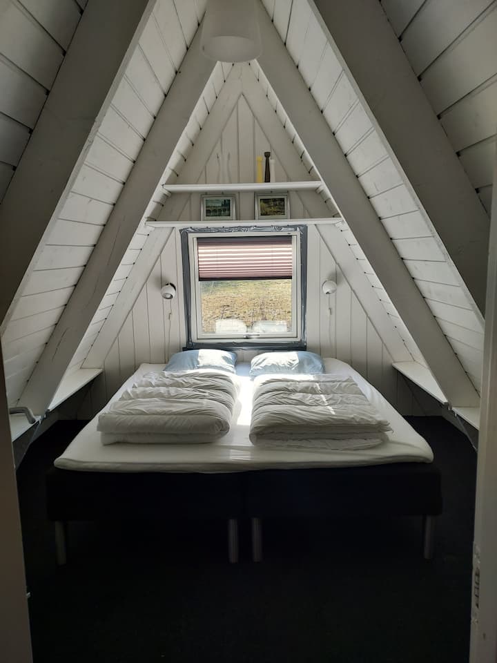 Bedroom with capacity for 2