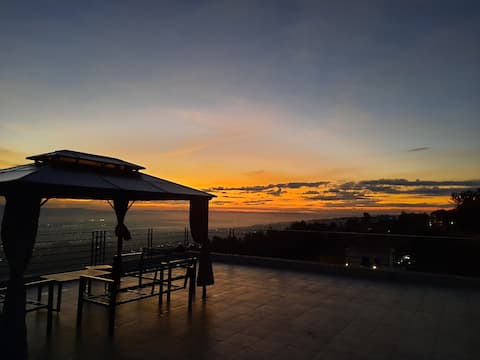 Luxurious & stylish Apartment with a Scenic VIEW