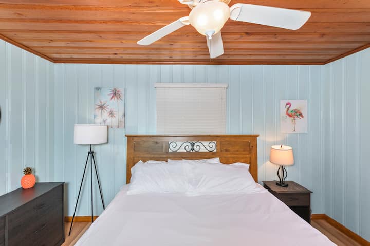 Anchors Down First Bedroom (King)