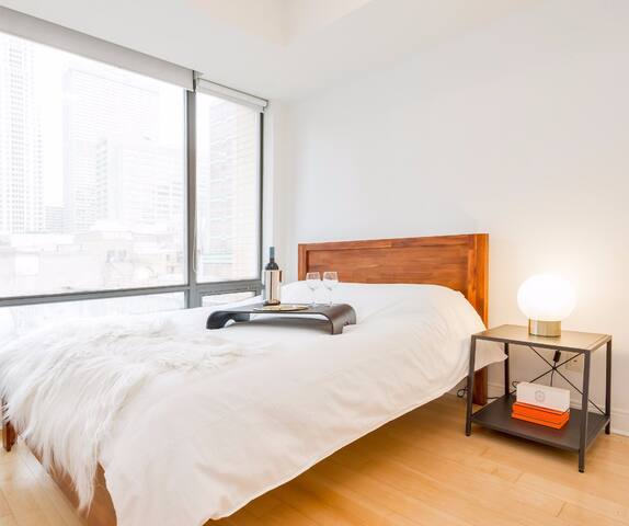 Modern 1-Bedroom Gem in Old Montreal VIP Amenities gallery image 2
