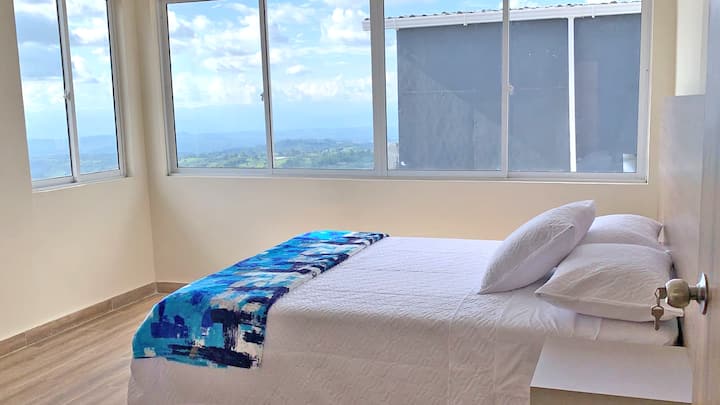 Glavna spavaća soba na drugom katu.