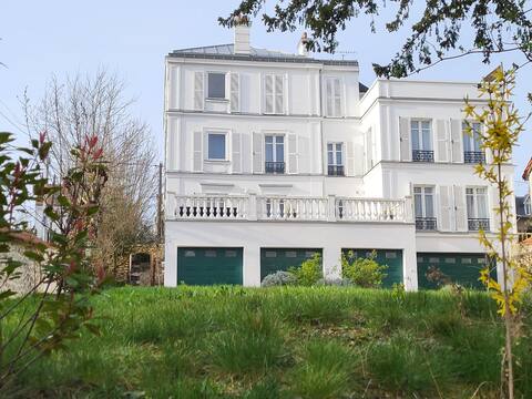 Villa Les Coteaux - 300m² - near Paris RER