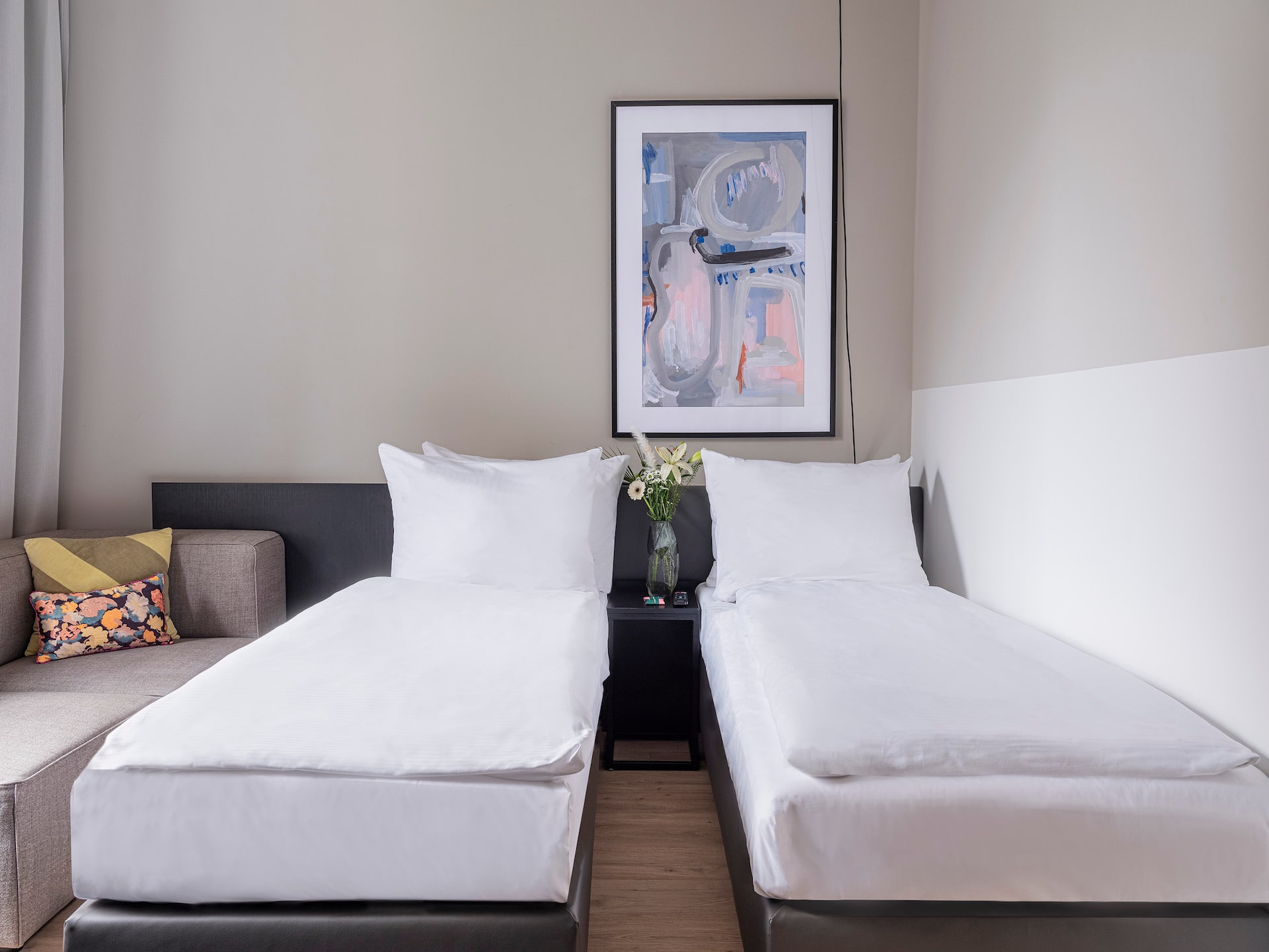 Numa | Large Studio with Kitchenette & Twin Beds