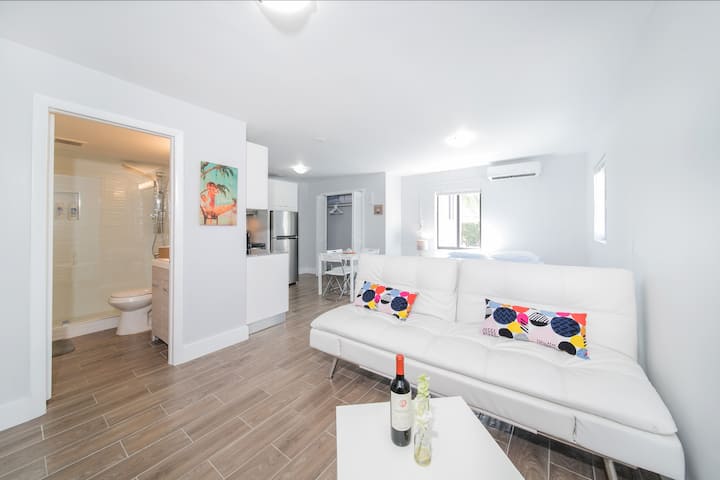 Ground Studio Shenandoah-2 Bed Apt W/ Free Parking - Miami, FL