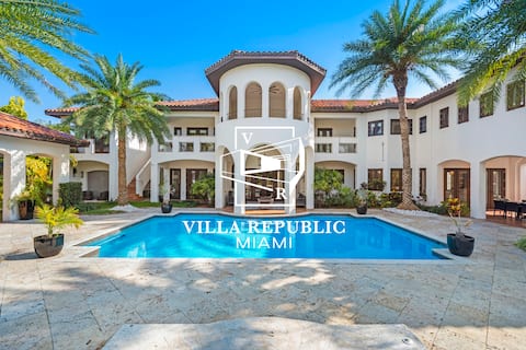 10BR Villa Calabassa on the Water