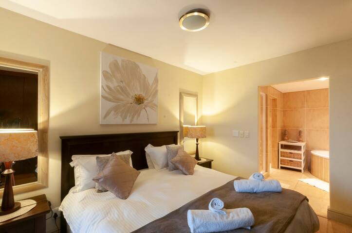 Luxury Ocean View 1203 gallery image 3