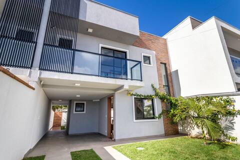 Casa Pertinho da Praia w/ Barbecue Grill and Pool!