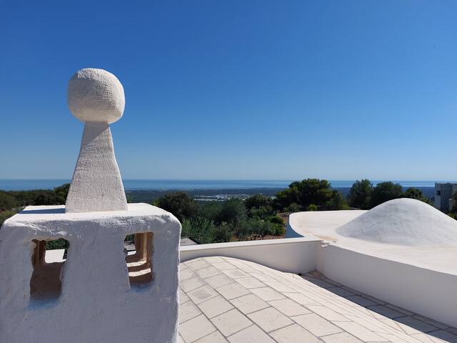 Trullo dei Mori, villa vista mare con piscina gallery image 3