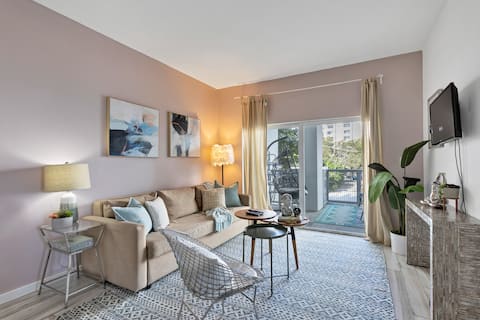 Successful Airbnb property: NEWV303NEW - 2bed/2bath with parking spot in Edgewater