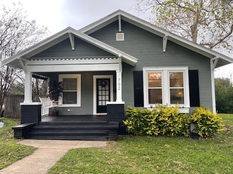 Newly remodeled bungalow near  downtown Brenham