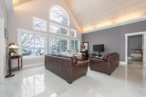Top performing Airbnb: Modern Waterfront Cottage | 30 Mins from Airport in Ottawa