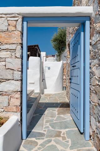 Cycladic Aura – Traditional Holiday Cottage gallery image 3