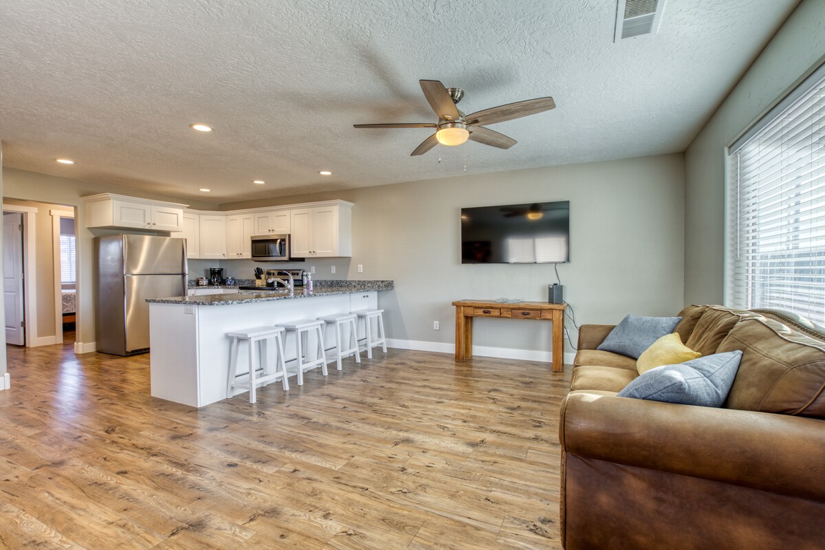 Popular Airbnb listing: Bright, Modern & Clean @ the Heart of Red Rock Rec in Utah