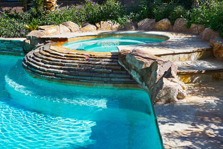 LUX 6BR/3BA Villa Pool+Spa+OutdoorKitchen+Bar+Pond gallery image 5