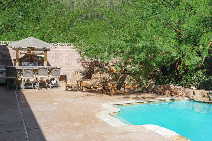 LUX 6BR/3BA Villa Pool+Spa+OutdoorKitchen+Bar+Pond gallery image 2