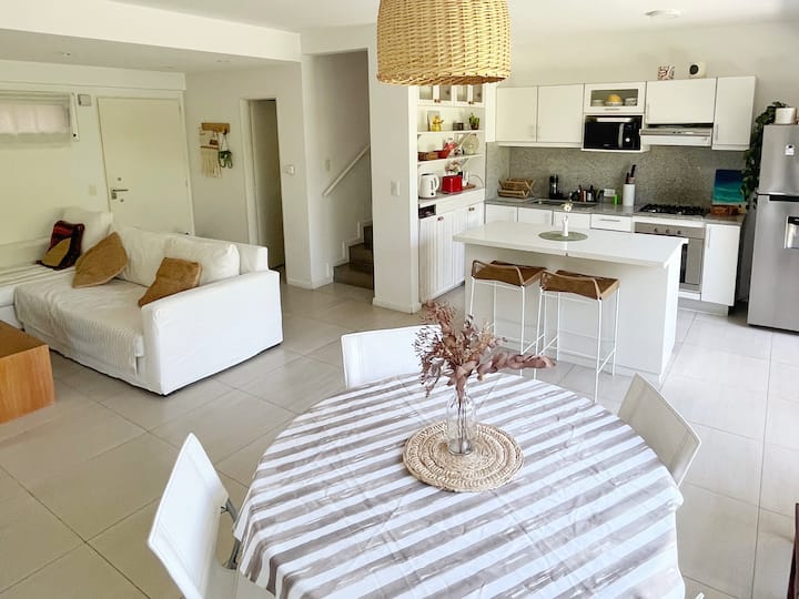 Двухуровневая квартира с 1 спальней и собственным садом в Beccar