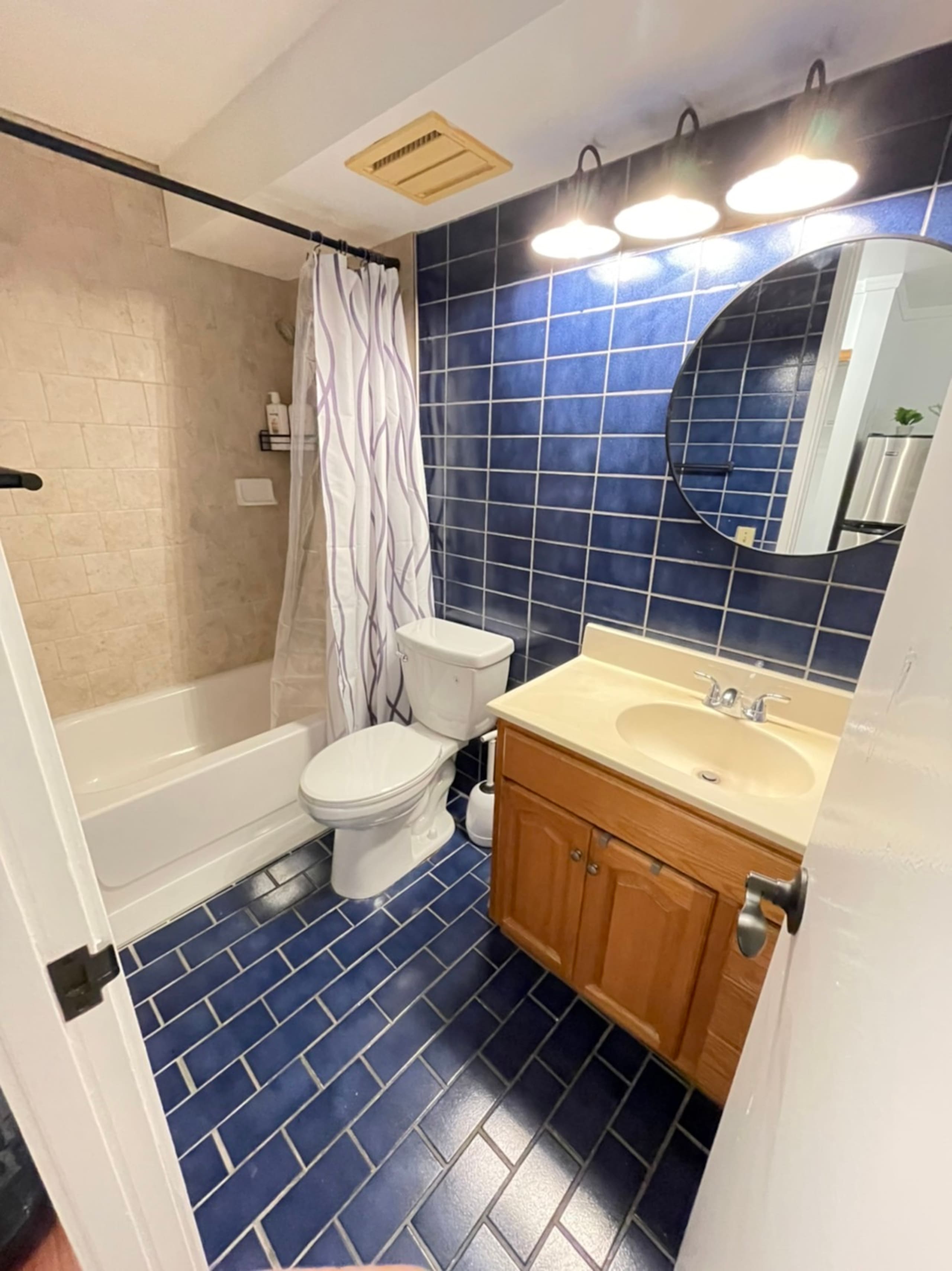 Condo in Honolulu · ★4.78 · 1 bedroom · 2 beds · 1 private bath - Image 24