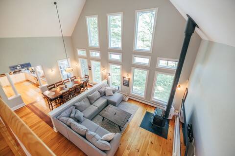 Waterfront Spacious 5 Bedroom Home 3 min to LLBean