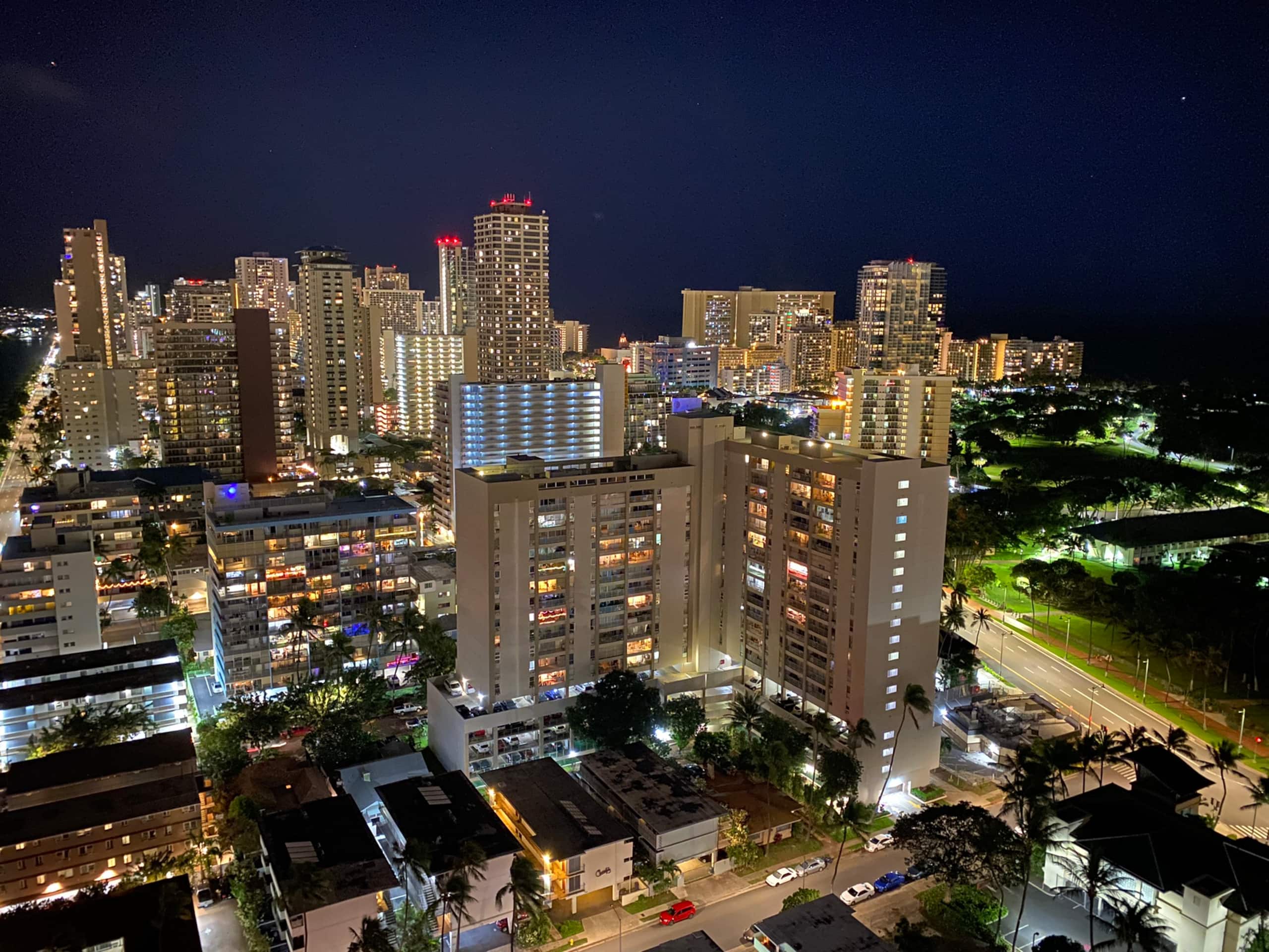 Condo in Honolulu · ★4.85 · 1 bedroom · 1 bed · 1 private bath - Image 17