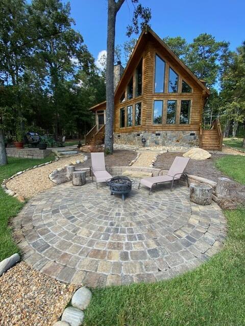 DREHER DREAMS CABIN-Lakefront sleeps 8 GR8 Fishing