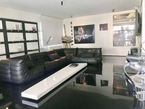 Platform 357 San Sousi  Modern flat near Center