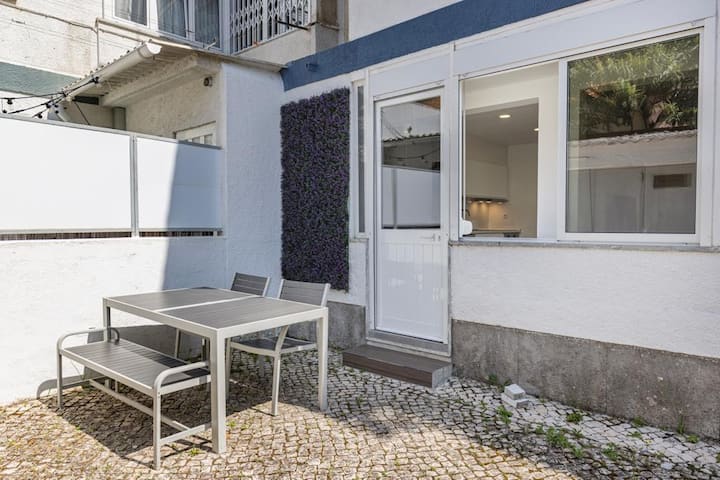 Carcavelos Village II