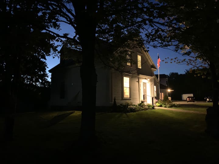 #5 - Second Floor, King Bedroom + Two Twins - Yarmouth, ME