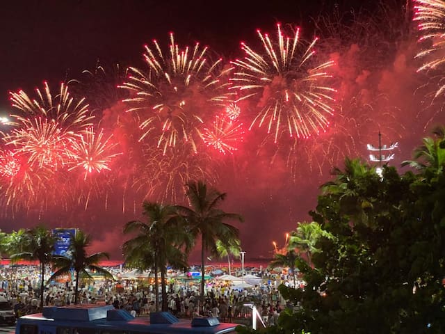 Apartamento com salão de jogos em Copacabana Rj