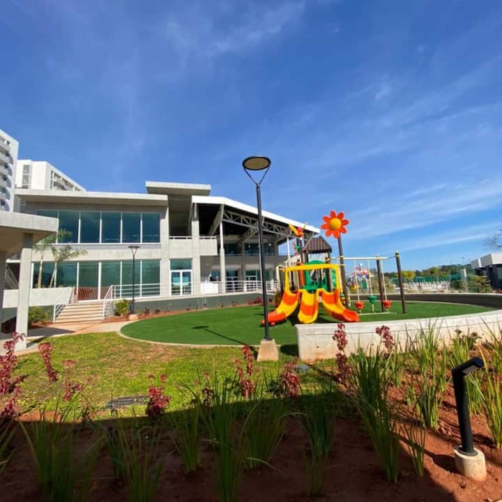Lovely apartment near the airport in a complex