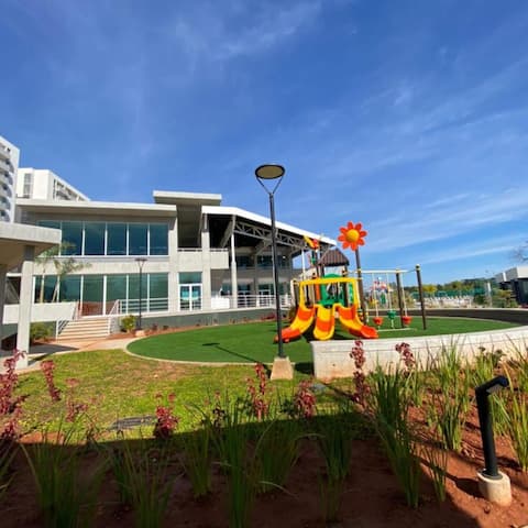 Lovely apartment near the airport in a complex