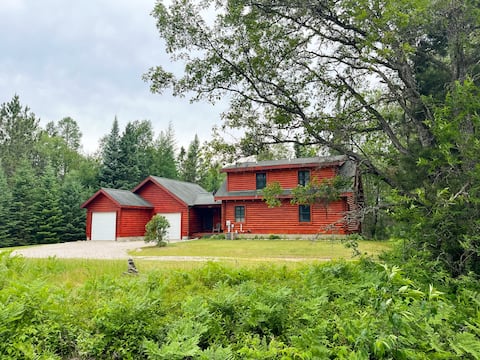 Tranquil RiverHouse Cabin Retreat w/ Hot Tub.