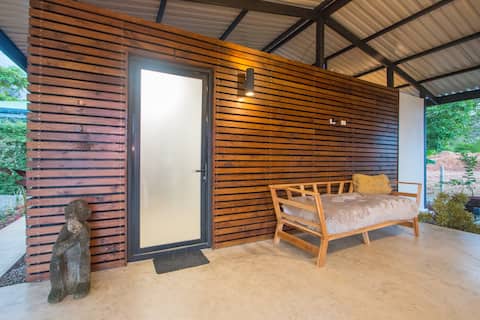 Aquario-1 bedroom Private Suite 500m from beach