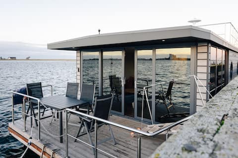 exclusive houseboat "Grandma Ella" in Heiligenhafen
