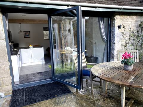 Top Airbnb: The Studio - rural setting near the coast in West Dorset