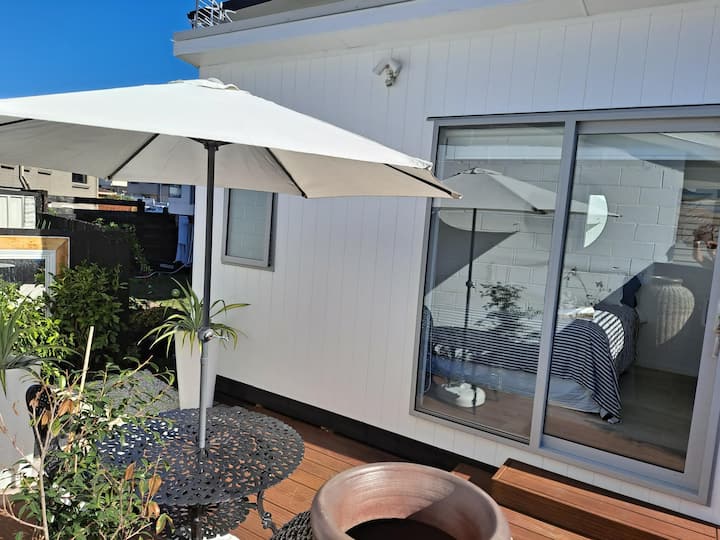 Great beach bach ,in Mount Maunganui Guesthouses for Rent in Mount