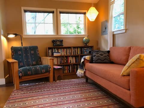 Popular Airbnb listing: Serene Garden Get-Away in the heart of Austin in North University