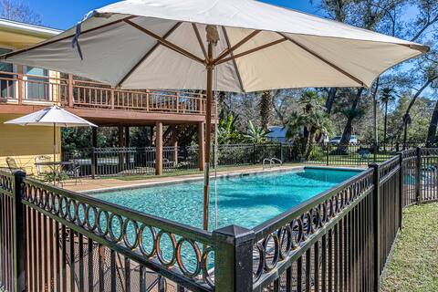 Spanish Style Retreat w Pool
#No Smoking#NoPets