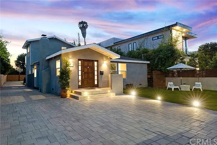 5 Bedroom House + Private Guest House with Hot Tub gallery image 2