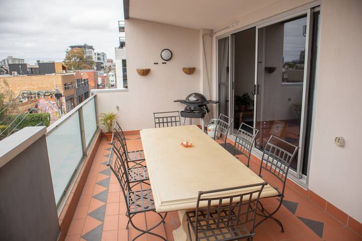 Modern Collingwood Penthouse, Private Rooftop gallery image 2