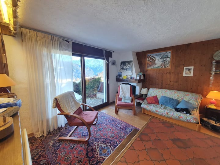 a gauč sa zmení na dvojitú posteľ.