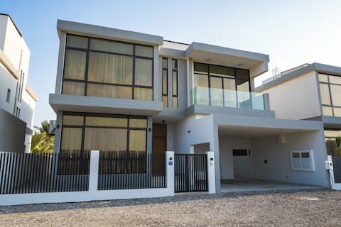 Luxury 7Bedroom Private Villa