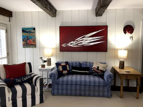 The Captain's Cottage at Willow Pond