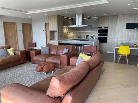 Popular Airbnb listing: Scouthut in Saddleworth in Oldham