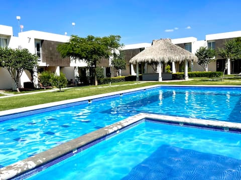 A house to rest or for weekends with a pool