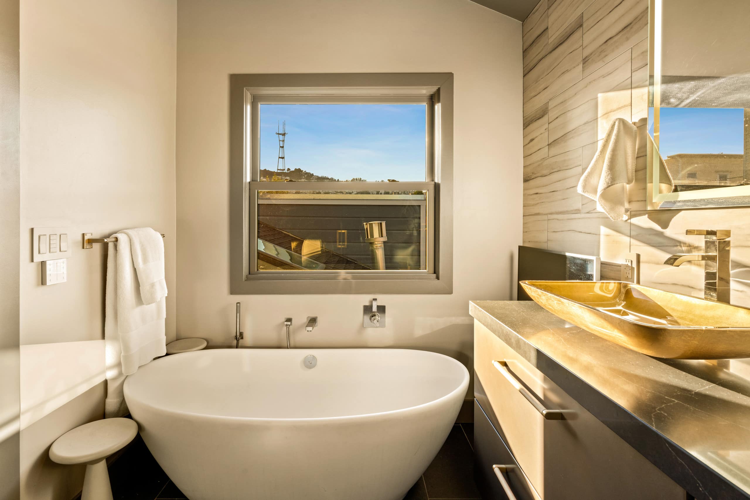 Home in San Francisco · ★5.0 · 3 bedrooms · 3 beds · 3.5 baths - Image 24