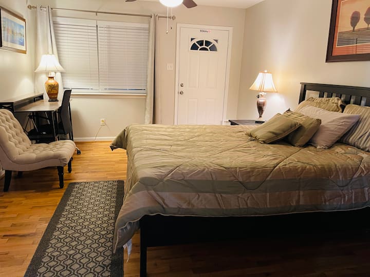 Central Located Spacious BR w/private entrance Houses for Rent in