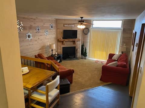 Cozy Laurel Highlands Getaway