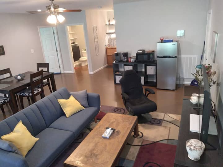 พื้นที่นั่งเล่นหลักแนวคิดแบบเปิดโล่ง